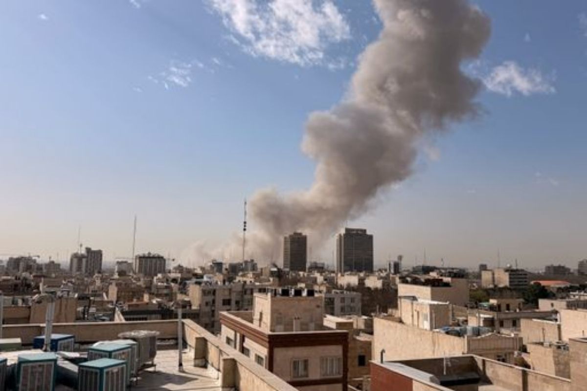 UAE, Qatar Suspend Flights as Iran Attacks US Military Targets